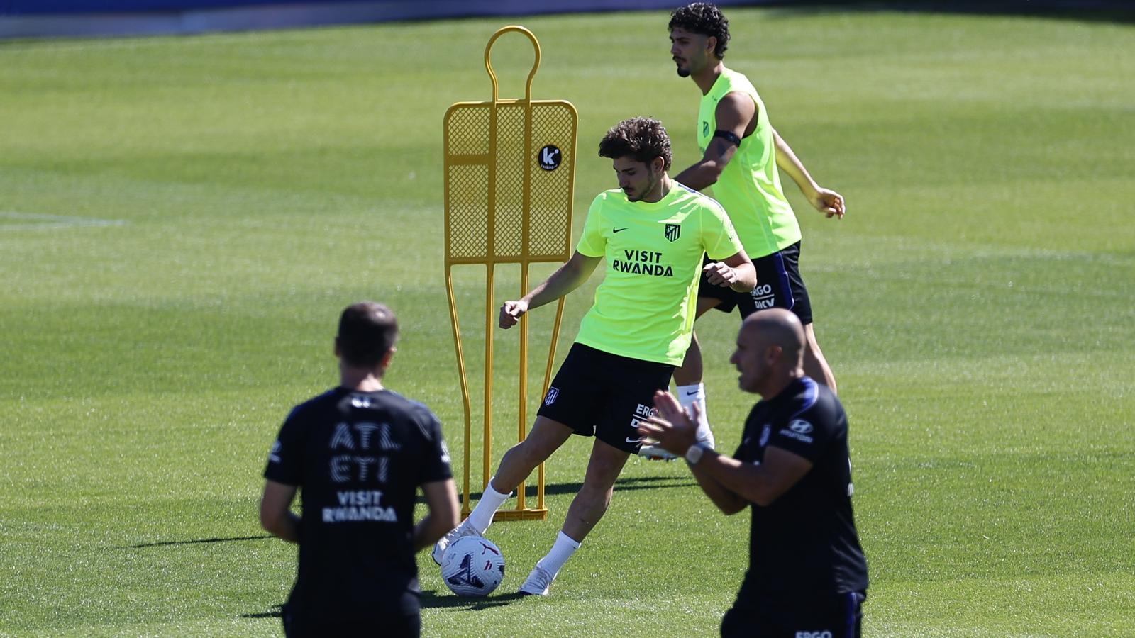 Julián Álvarez'in Atlético Madrid Sürprizi: Barcelona Transferi Hayal Mi Oldu?