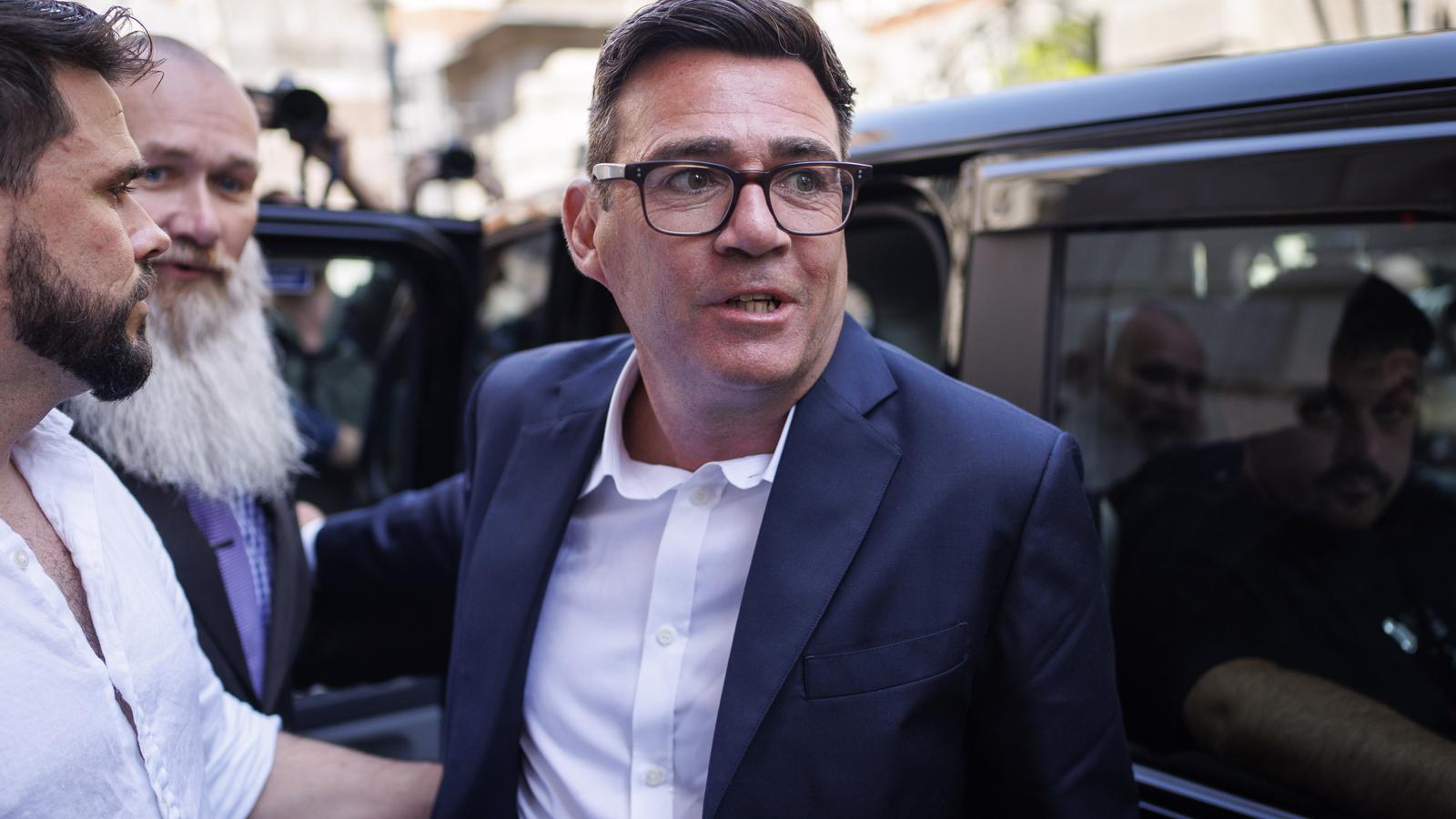 Andy Burnham: Manchester'dan Downing Street'e Yükselen Yeni İngiltere Başbakanı
