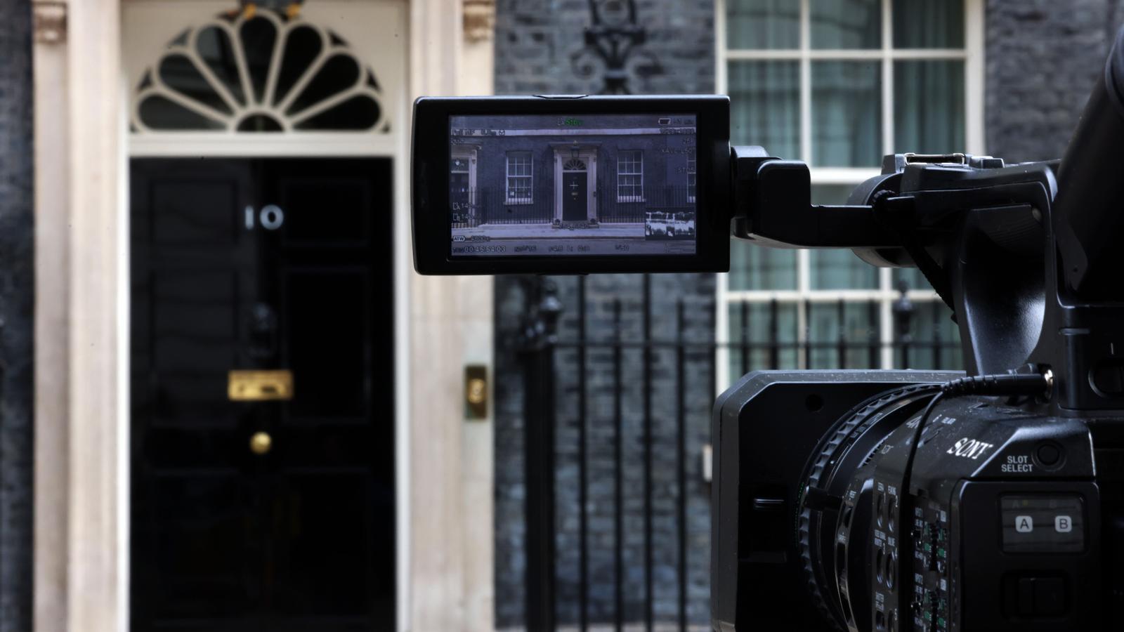 Birleşik Krallık'ta Siyasi Karmaşa: Westminster Yönetilemez Bir Ülke mi?