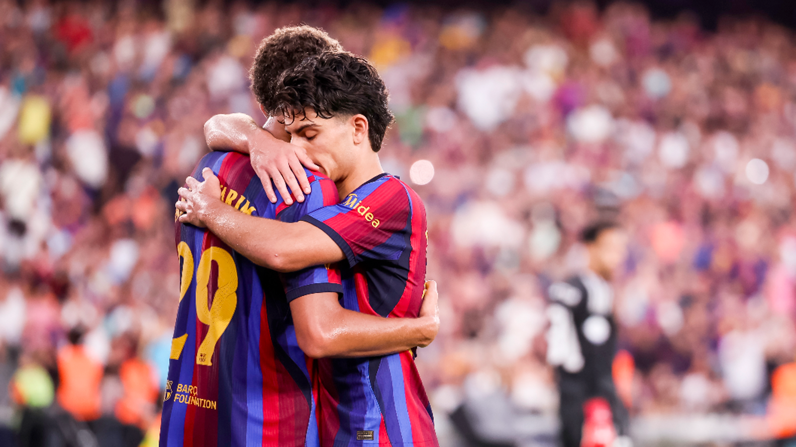 Barcelona'da Gamper Kupası Zaferi: Flick'in İlk Notları ve Yeni Sezon Beklentileri