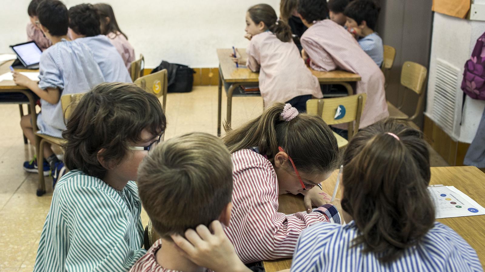 Katalonya'da Eğitimde Büyük Açık: Aileler Binlerce Euro Ödemek Zorunda Kalıyor