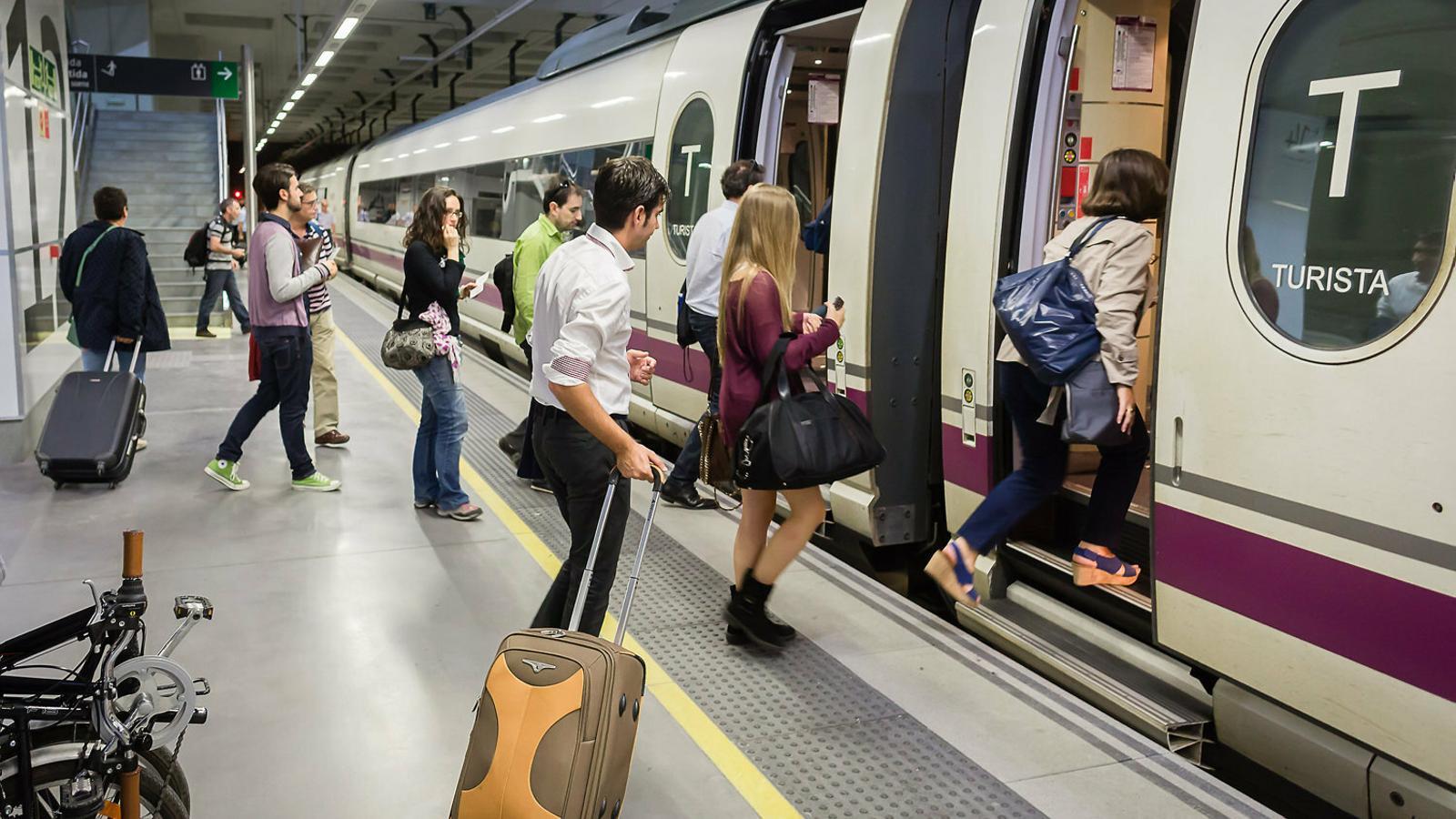 Katalonya'da Renfe'den Avant Trenlerine Ek Seferler: Yoğunluk Azalacak