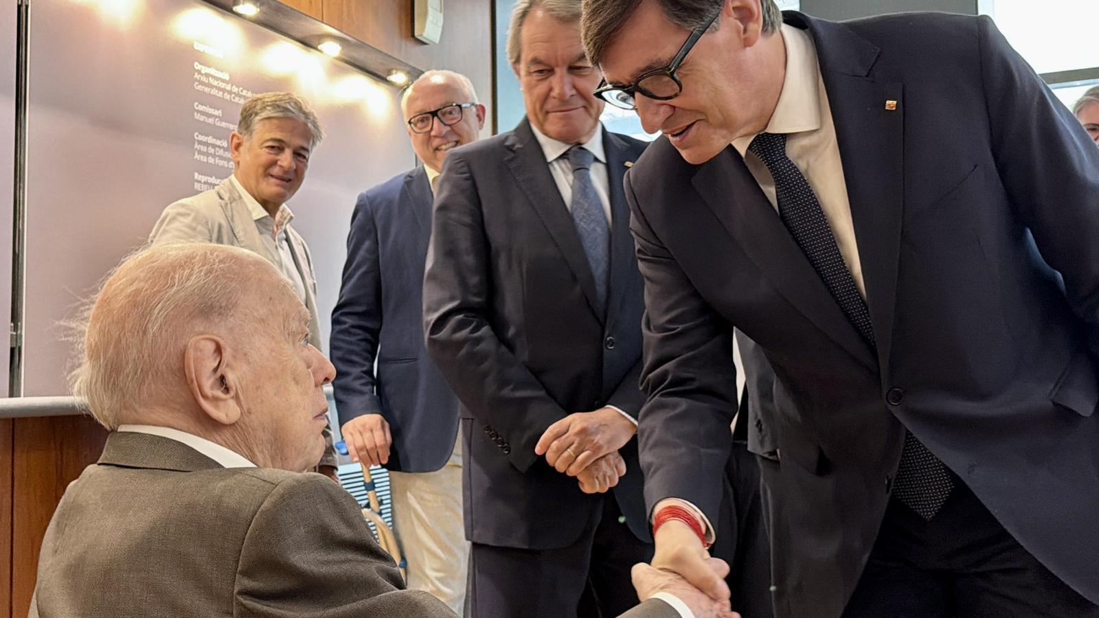 **Katalan Siyasetinde Şaşırtıcı Dönüş: Salvador Illa'dan Jordi Pujol'a Övgüler**