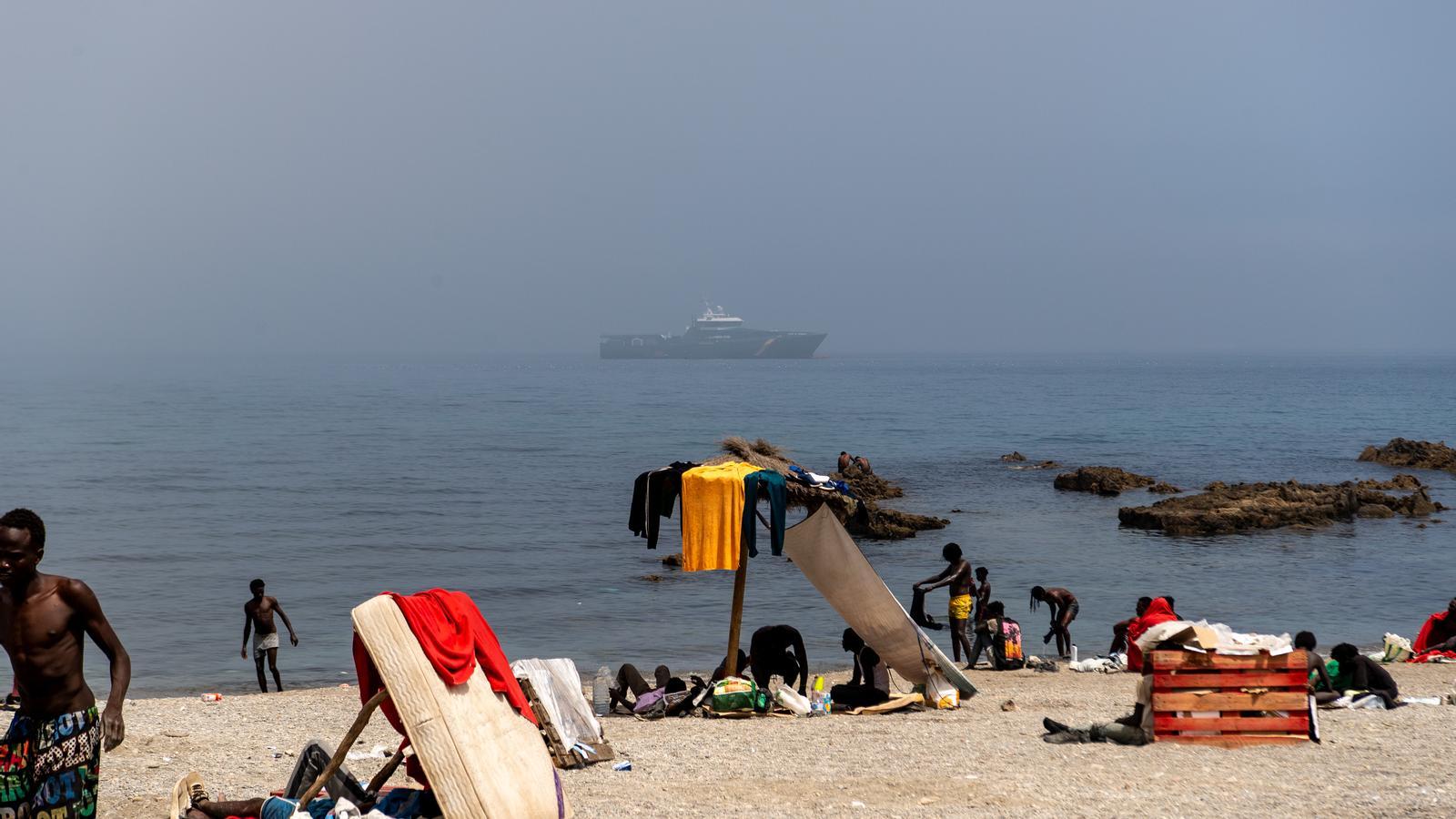Ceuta Sahili'nde Acı Bekleyiş: Komorlar'dan Gelen Sığınmacılar Çaresiz