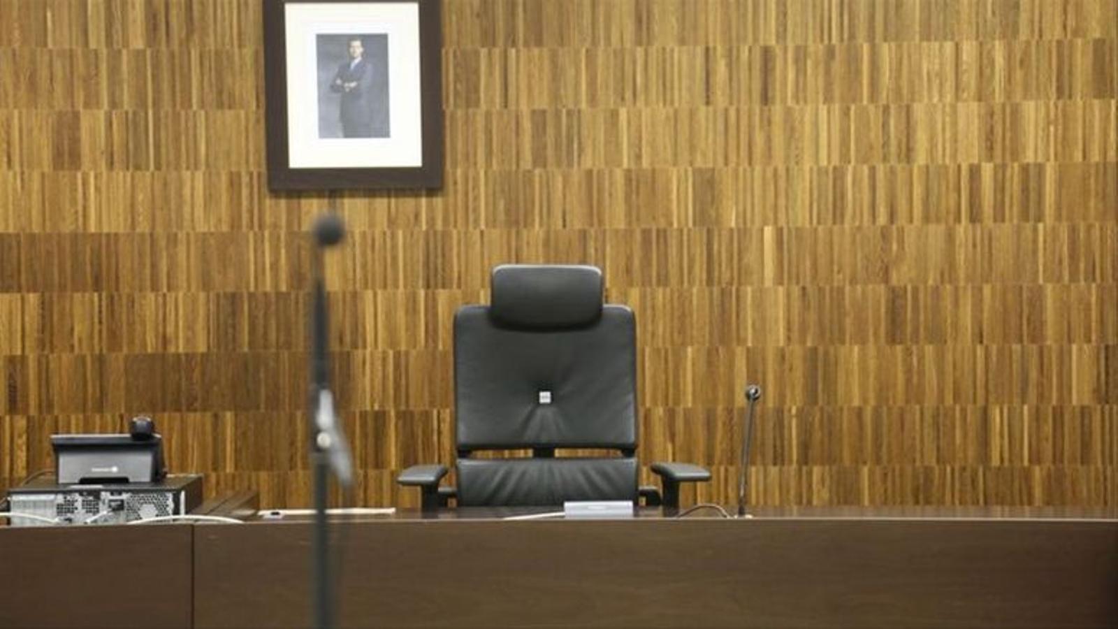 İspanya'da Yargıçlara Yönelik İlk Katalanca Kursları: Dilsel Adalet İçin Önemli Bir Adım