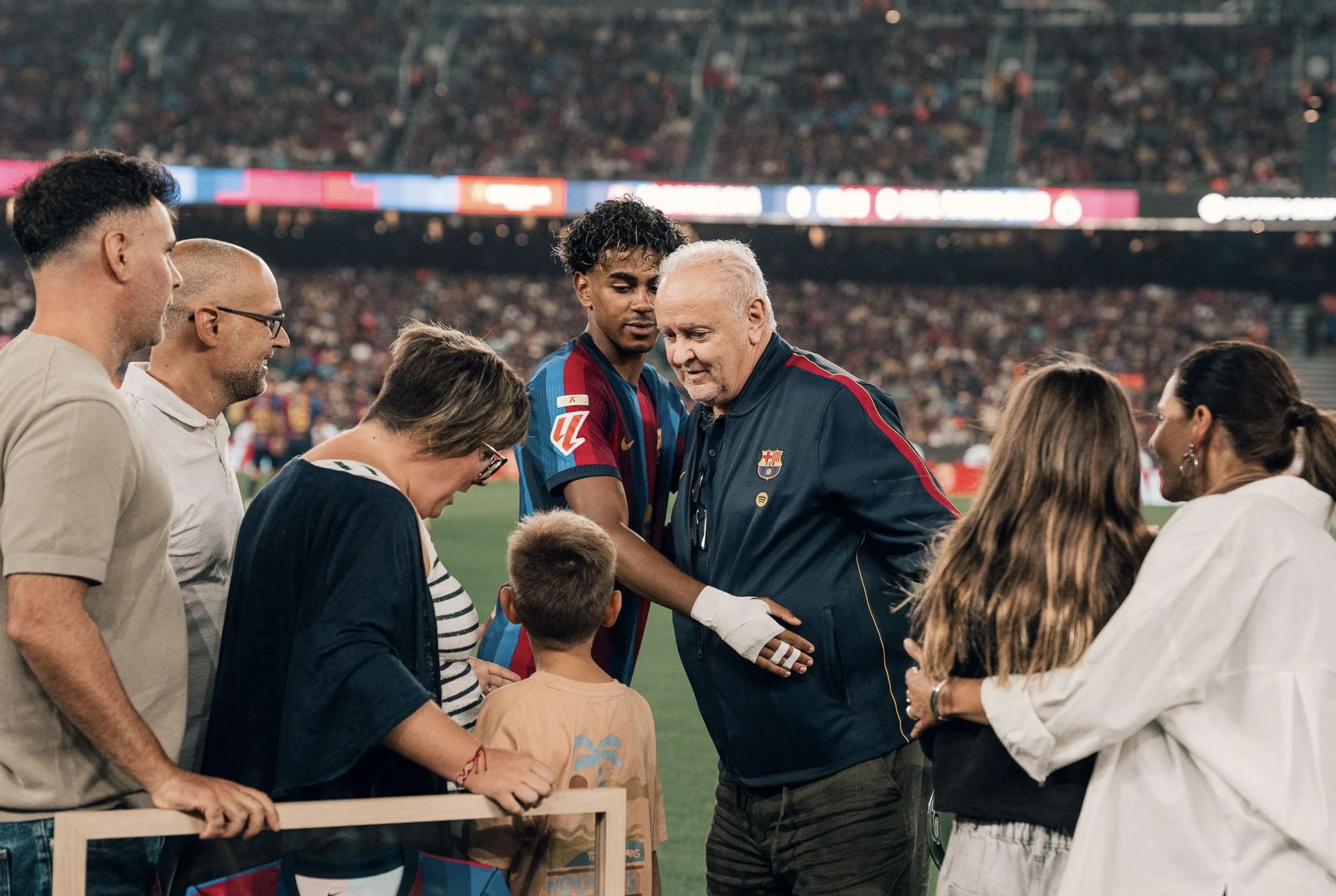 FC Barcelona'nın Efsanevi Yüzü: Carles Naval, Yarım Asrı Aşan Vefa ve Tarih