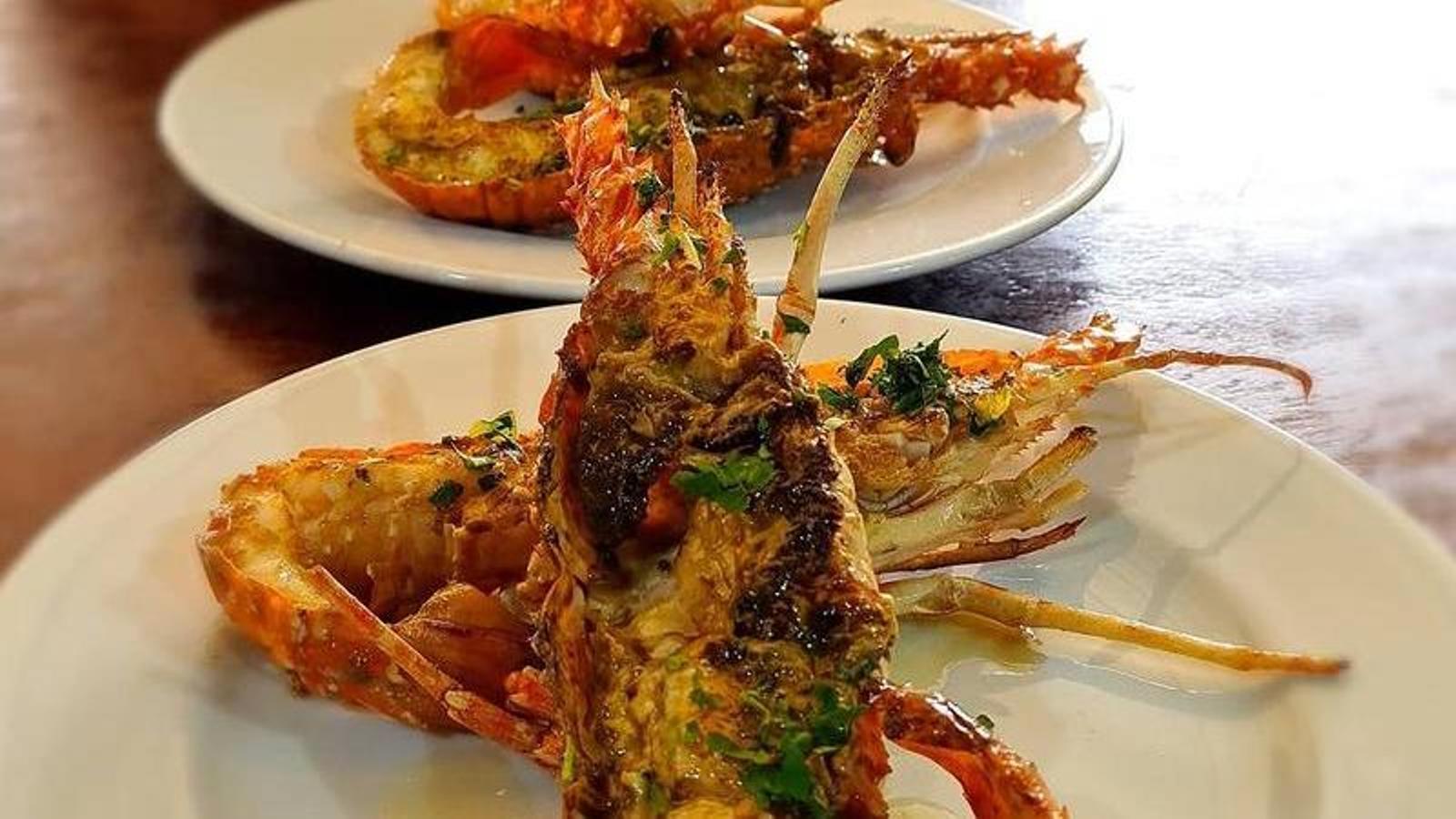 Costa Brava Sahillerinde Istakoz, Cava ve Xuixo ile Unutulmaz Bir Sabah Ziyafeti