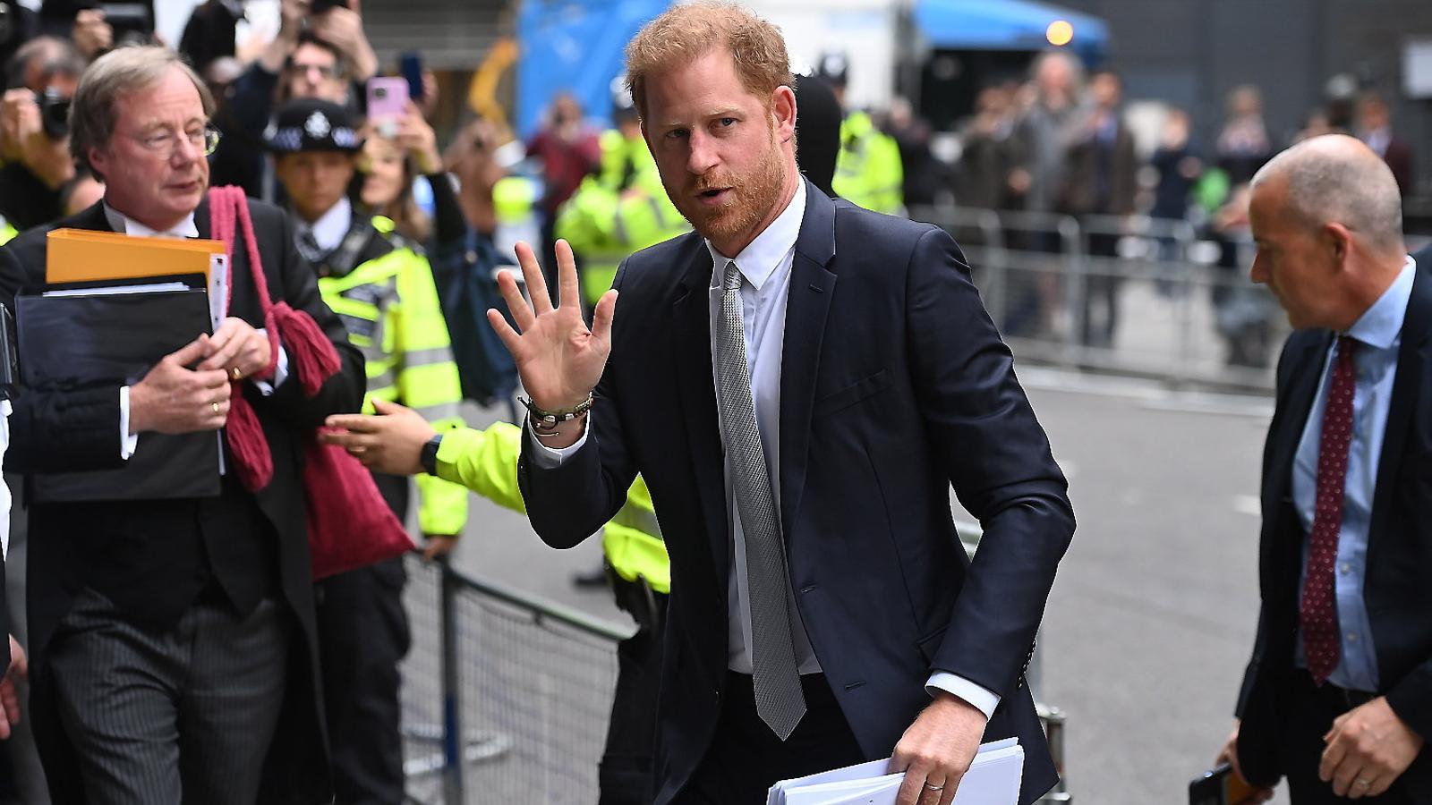 Prens Harry'ye Daily Mail Davasında Şok Karar: Milyonlarca Euro Tazminat Ödeyecek!
