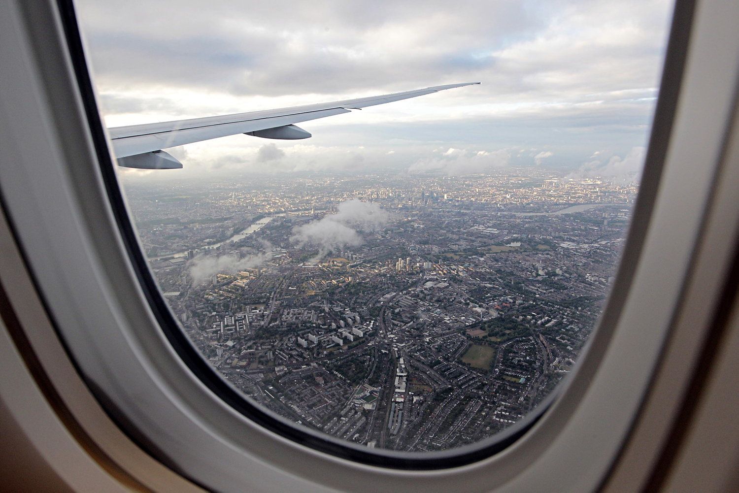 Avrupa'da Jet Yakıtı Krizi Kapıda: UEA'dan Kritik Orta Doğu Uyarısı