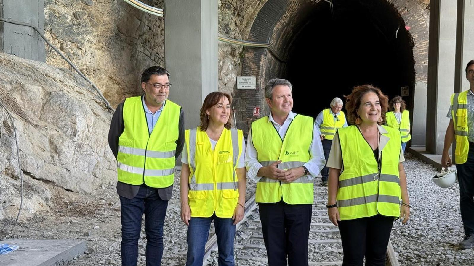 Barselona Banliyö Hattında Çifte Haber: Garraf Tünelleri Açıldı, R3 Hattı Gecikti