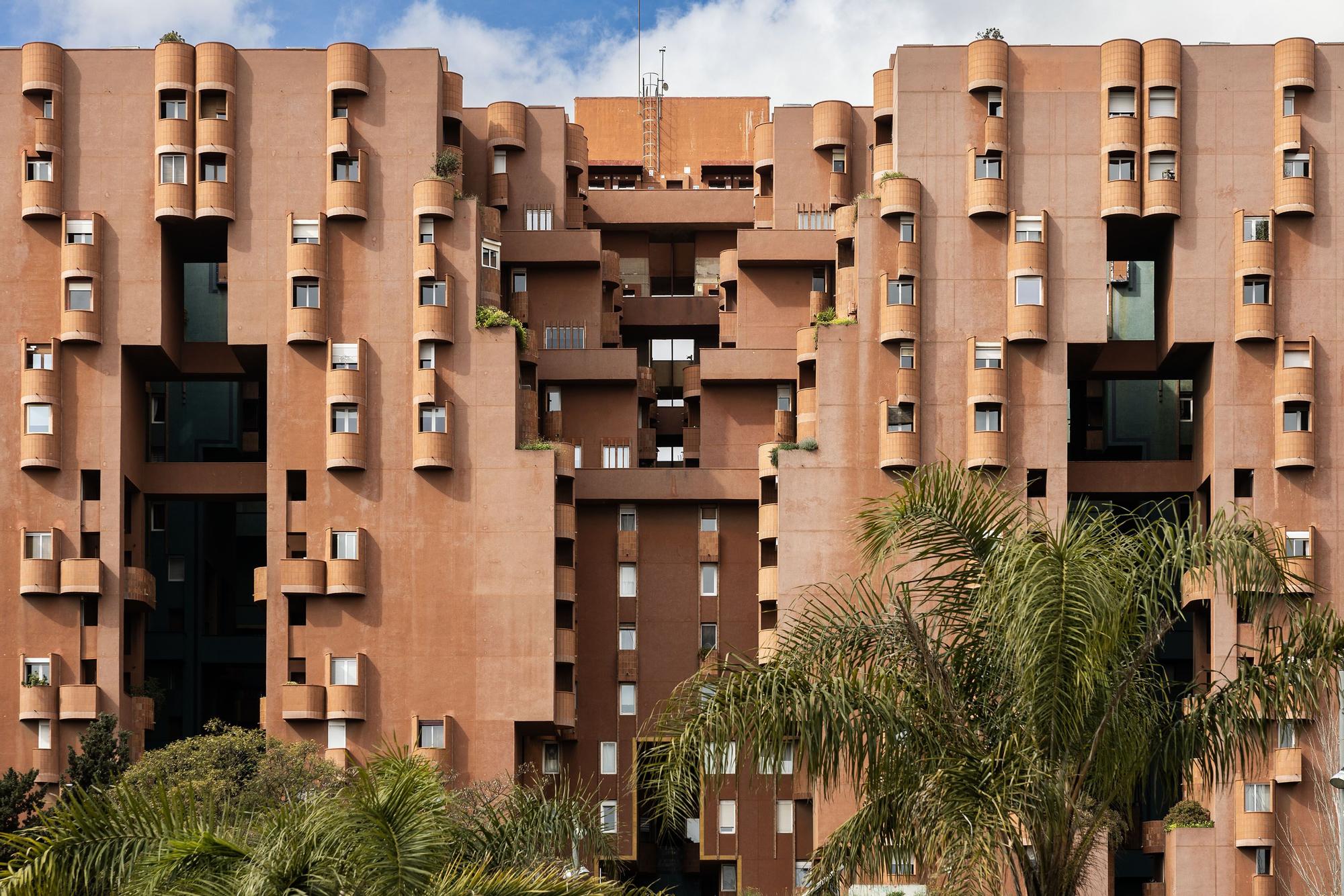 Barselona'nın İkonik Yapısı Walden 7: Yarım Asırlık Yaşamın İzleri