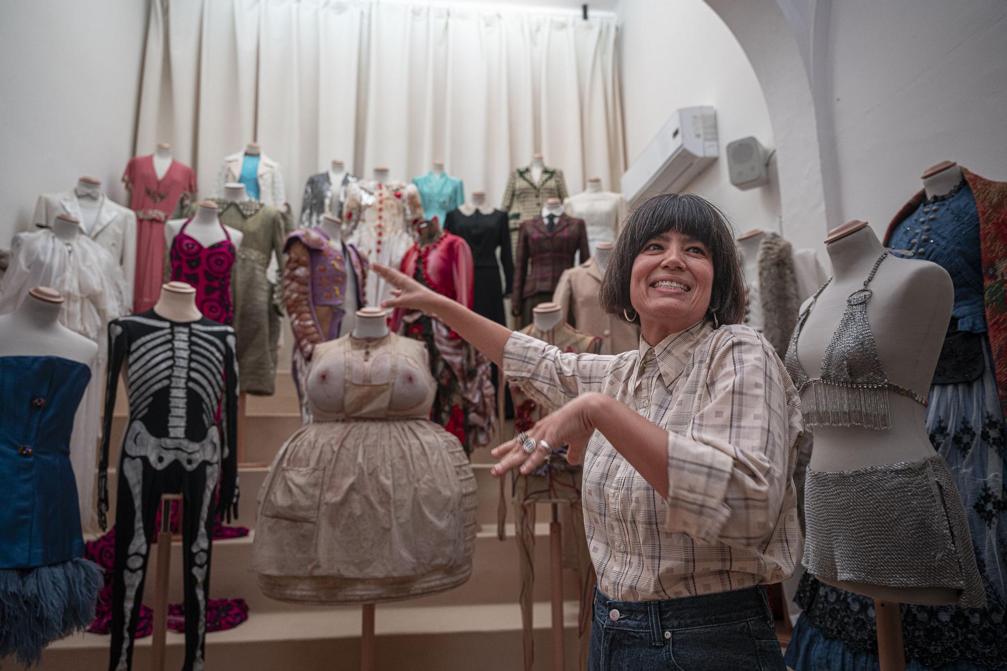 Teatre Lliure'den 50. Yıl Kutlaması: Sahne Arkasına Benzersiz Bir Bakış