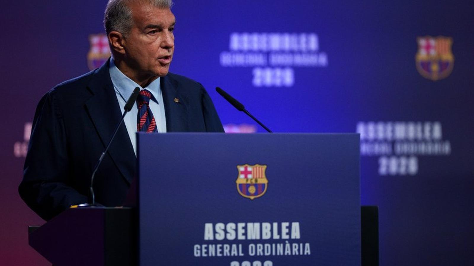 FC Barcelona Üyeleri Camp Nou Yenilemesine 300 Milyon Euro Ek Bütçe Onayladı