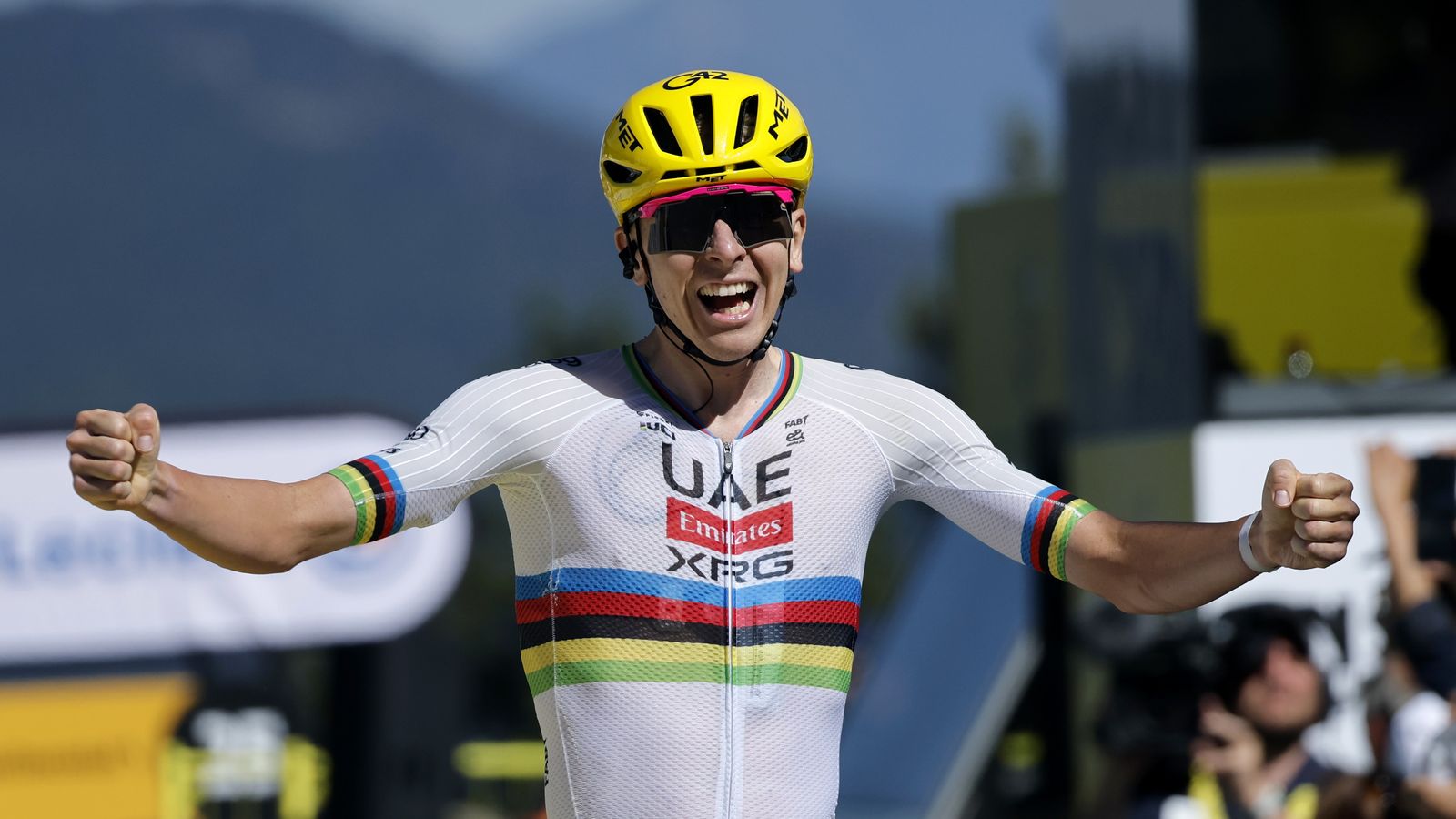 Tour de France'ta Pogacar Zirveye Yükselirken, Katalonya Alevlerle Boğuşuyor