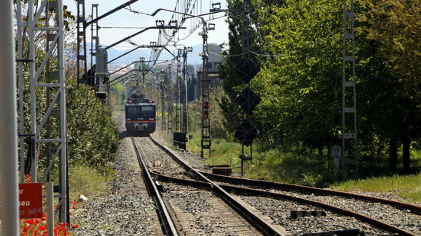 Katalonya'da Tren Hattı Çalışmaları Büyük Öfkeye Yol Açtı: R13 Yolcuları İsyan Etti