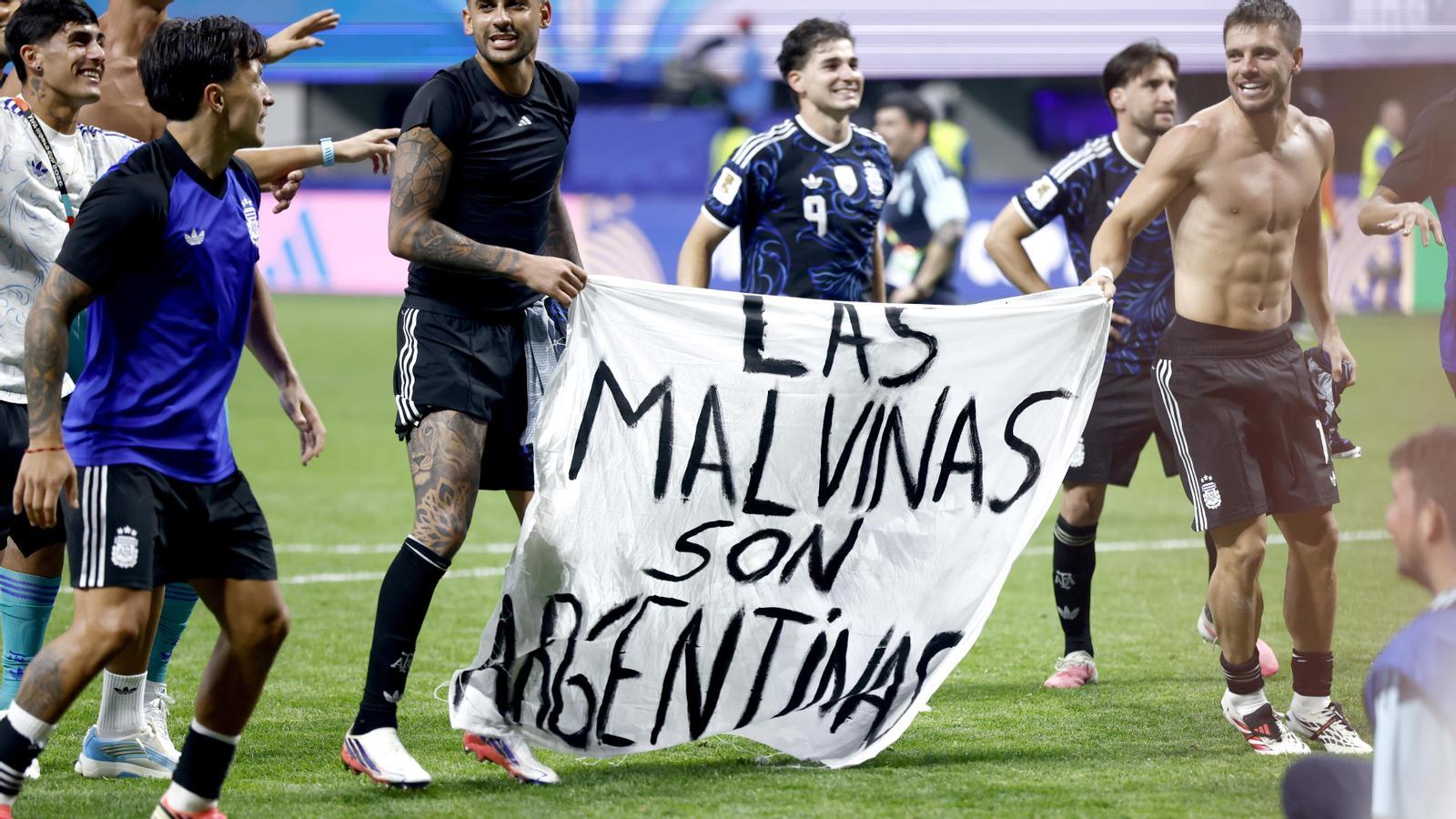 Birleşik Krallık'tan FIFA'ya Malvinas Pankartı Şikayeti: Arjantin Soruşturulsun!