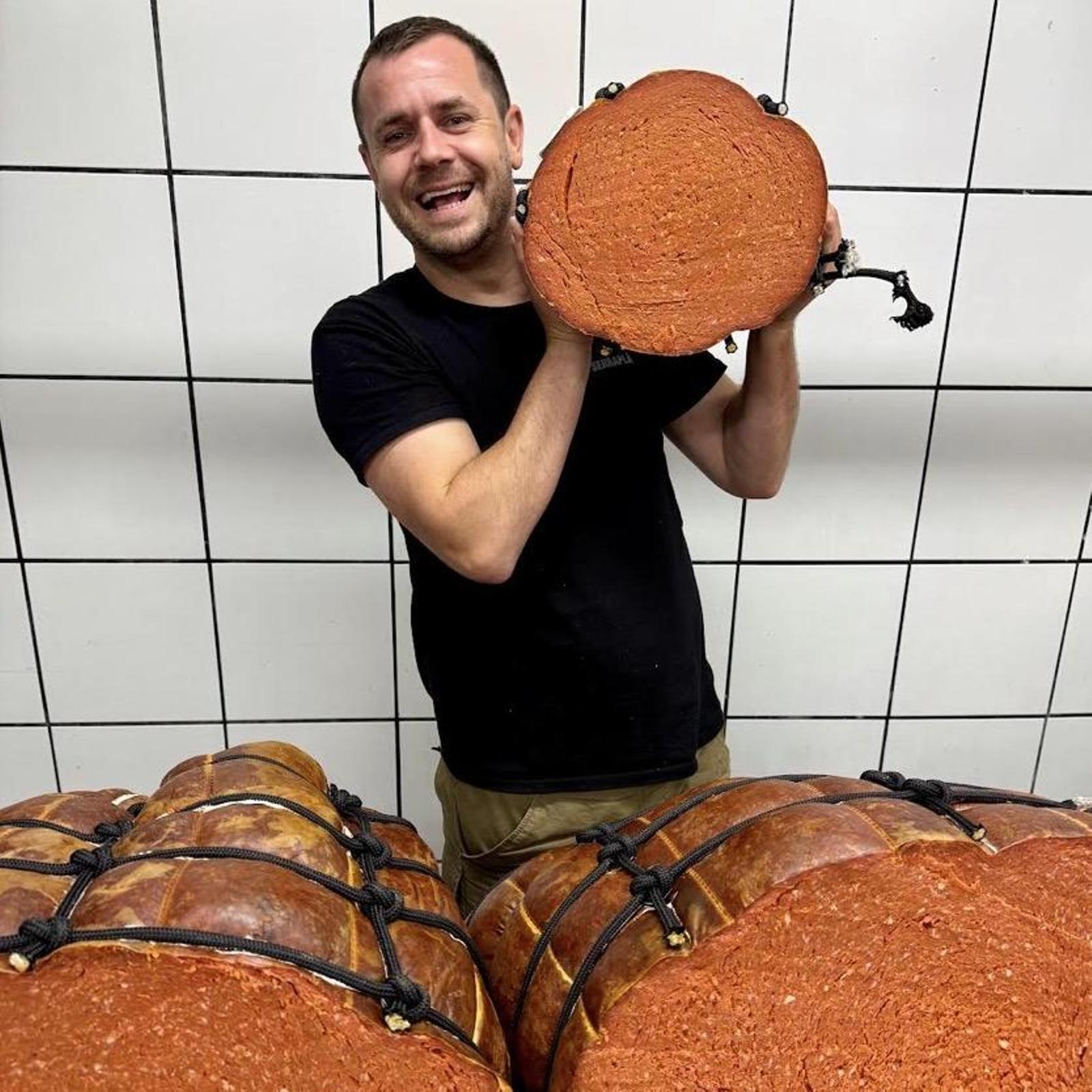 Katalonya'nın Lezzet Durağı: Serraplà Kasapları Yaz Boyunca 500 Kilo Sobrasada Sattı!