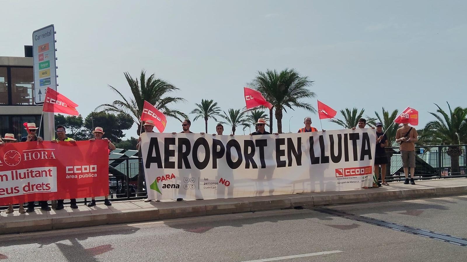 Menorca Havalimanı'nda Grev Alarmı: Aena Çalışanları 15 Ağustos Tatilini Hedef Aldı