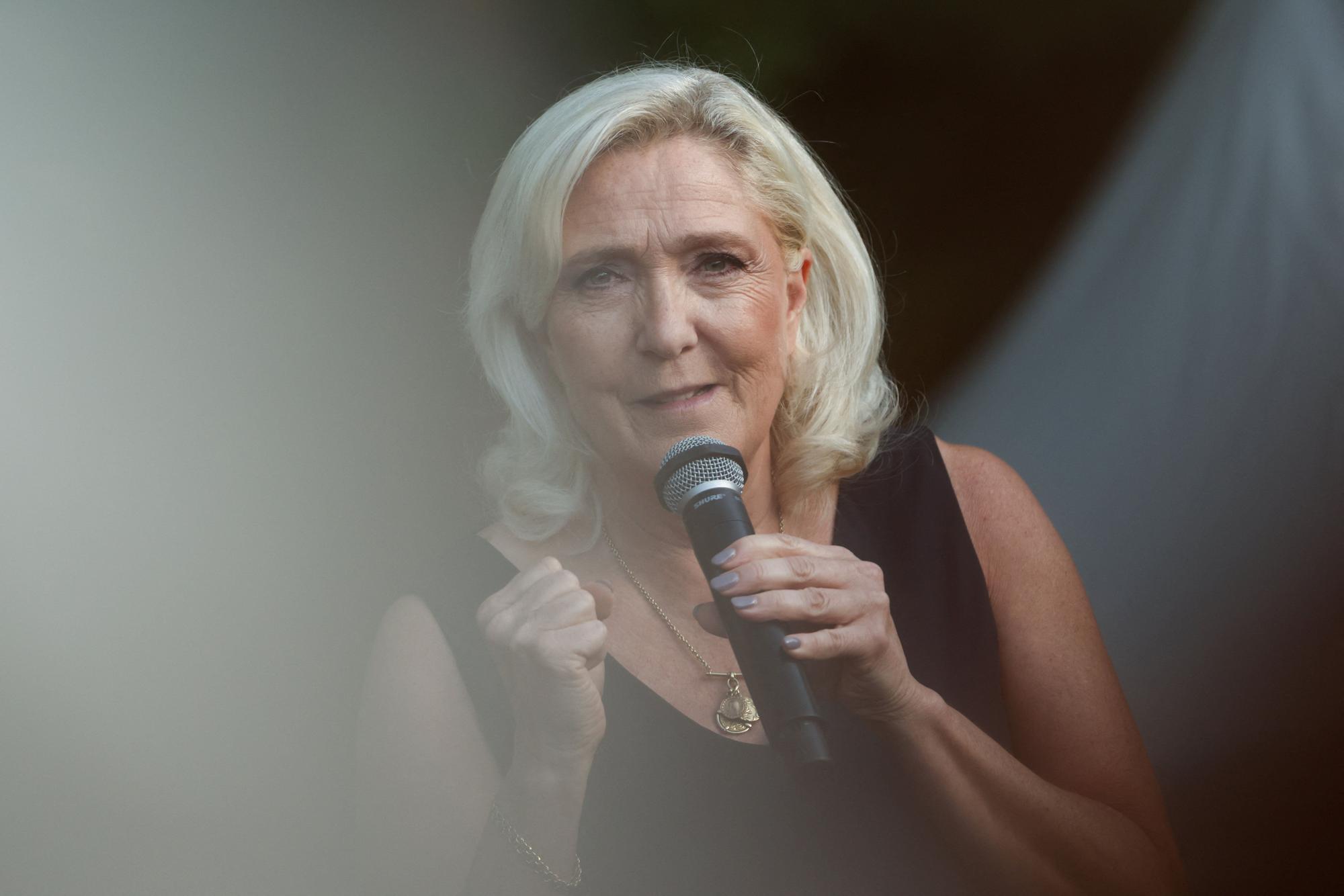 Marine Le Pen'in Siyasi Geleceği Tehlikede: Fransız Yargısı Kritik Kararı Açıklıyor