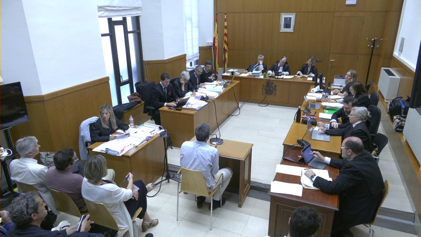 Katalonya Aşı Davasında Şaşırtıcı Gelişme: İspanyol Polisi, Sağlık Bakanlığını Savundu