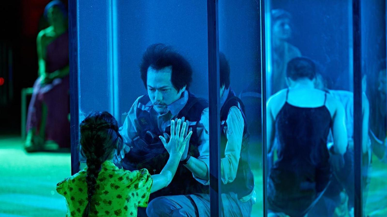Jinyeob Lee'den Sarsıcı Performans: 'Muljil' Güney Kore'nin Acı Gerçeğini Barselona'ya