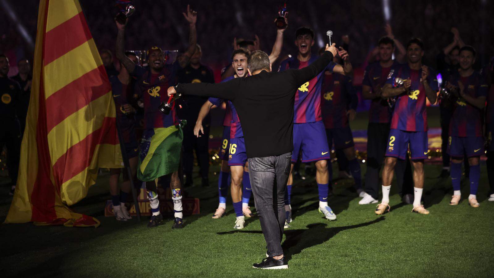 Hansi Flick'ten FC Barcelona'ya 2028'e Kadar Uzanan Yeni Bir Dönem: Resmi İmza Atıldı