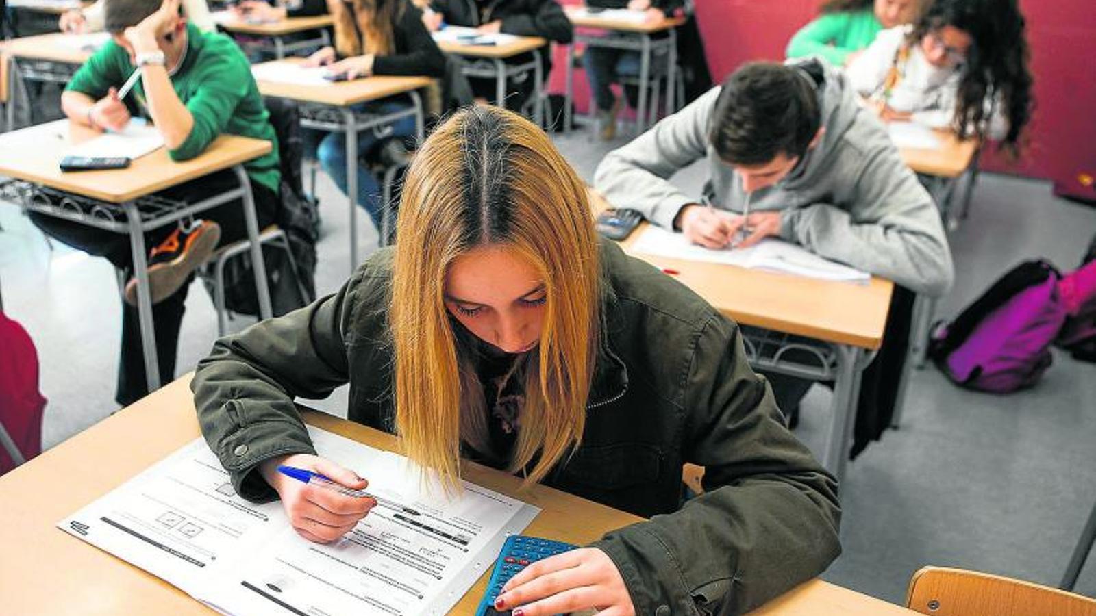 Yapay Zeka Çağında Okuma Anlama Becerisi: İspanya'da Eğitim Krizi ve PISA Sonuçları