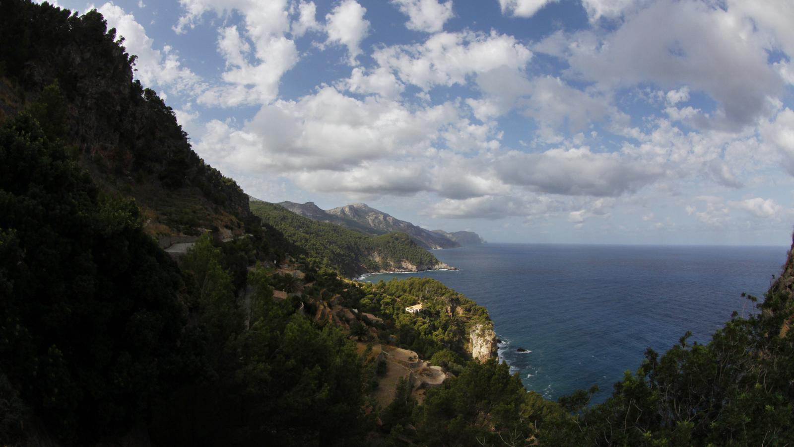 Mallorca'da Tutulma Karmaşası: Serra de Tramuntana'da Turist Ayrıcalığına Tepki