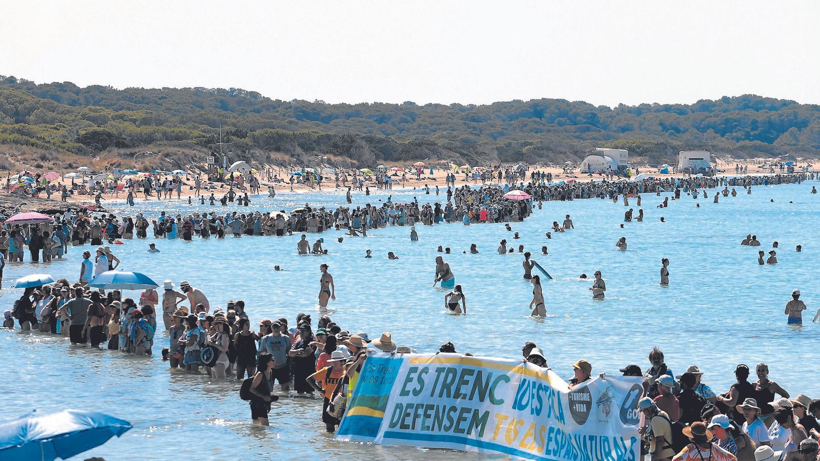 Mallorca'da Çevre Alarmı: El Trenc Doğal Parkı'nın Koruma Kalkanı Tartışma Konusu
