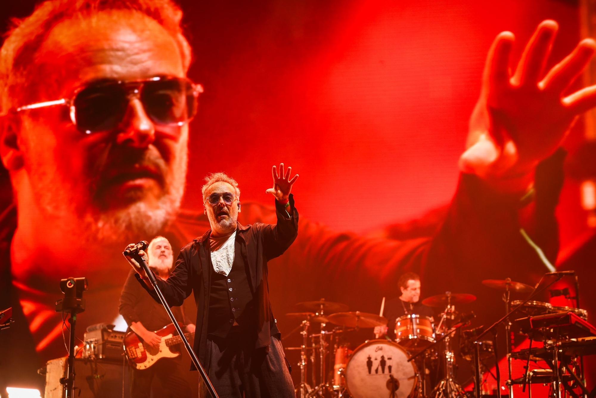 Love of Lesbian'dan Barselona'ya Duygusal Veda: Müziğe Ara mı, Son mu?