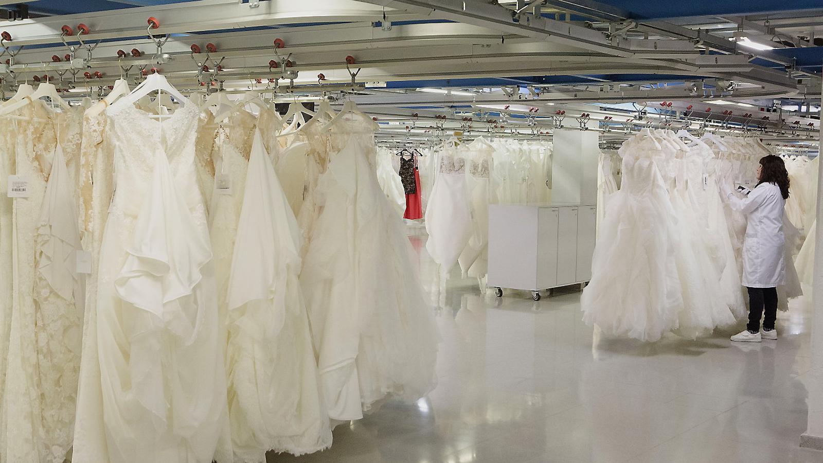 Pronovias'ın Yeniden Diriliş Çabası: İspanyol Gelinlik Devinin Zorlu Mücadelesi