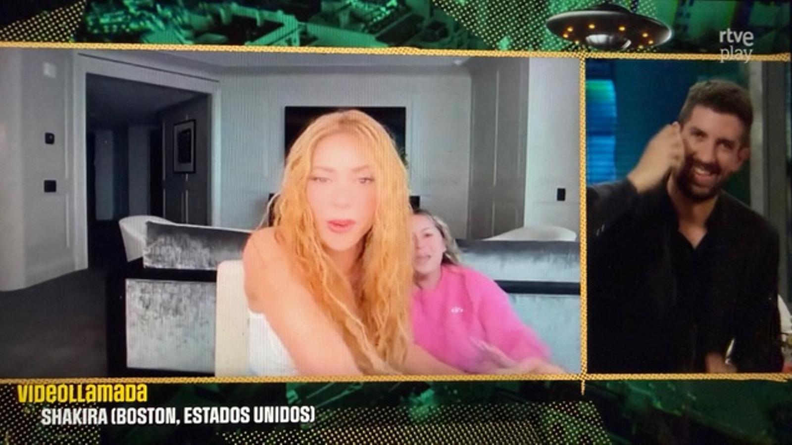 Shakira'dan İspanya'ya Görüntülü Bağlantı: Tanıtım ve Yıldız İmajı