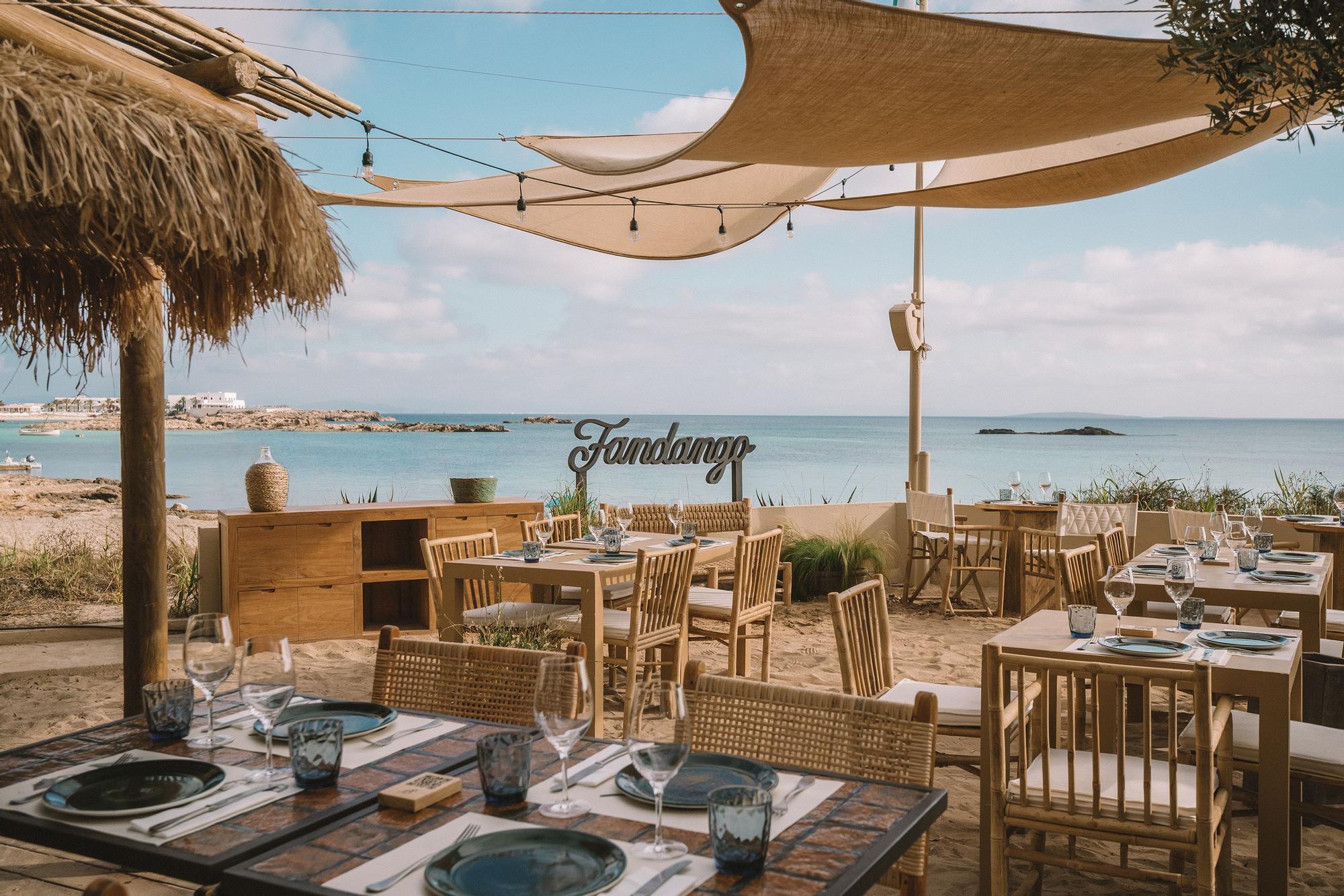 Formentera'da Tatil Ruhu: Fandango Restoranı ile Akdeniz Kaçamağı