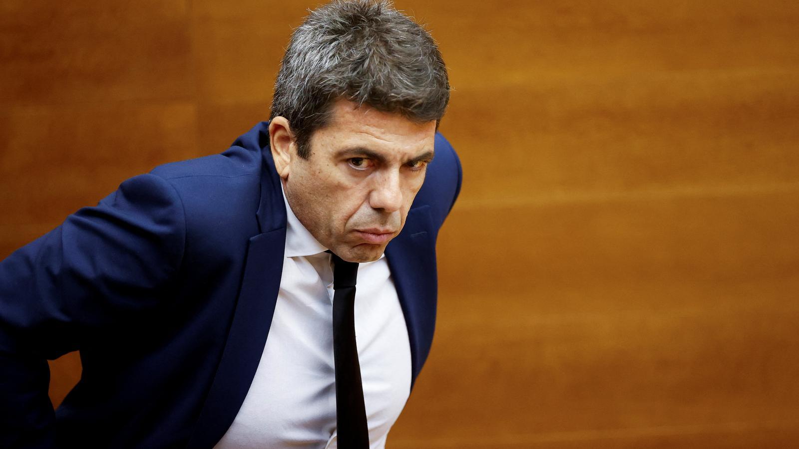 Valensiya'da Carlos Mazón'un Dokunulmazlığının Kaldırılması İçin Büyük Protesto