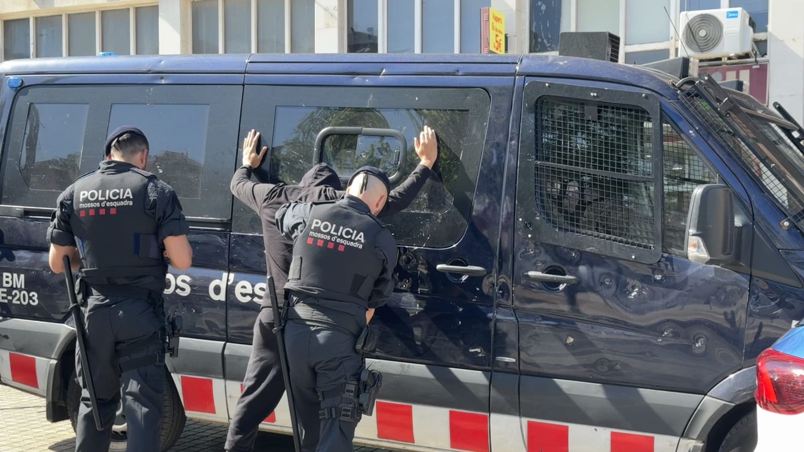 Barselona Yakınlarında Homofobik Saldırı: 16 Yaşındaki Gence Yönelik Şiddet Toplumu