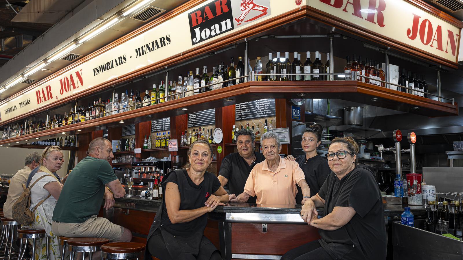 Barselona'nın 40 Yıllık Kalbi: Barceloneta'nın Efsanevi Barı Joan'ın Hikayesi