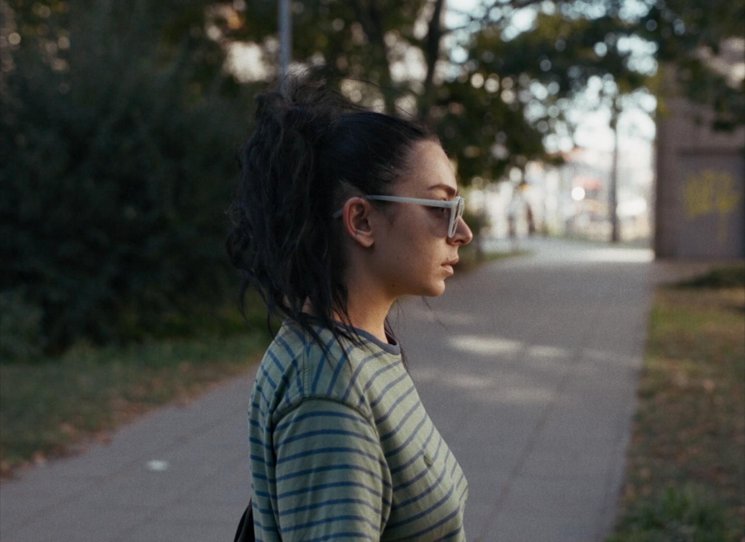 Charli XCX'ten Sinema Atılımı: Varşova'da Bağımsız Bir Yolculuk