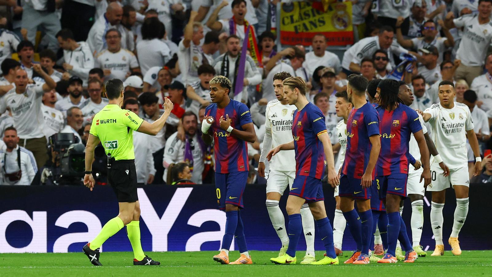 El Clásico Heyecanı Zirvede: Barcelona Şampiyonluk İçin Real Madrid'i Ağırlıyor