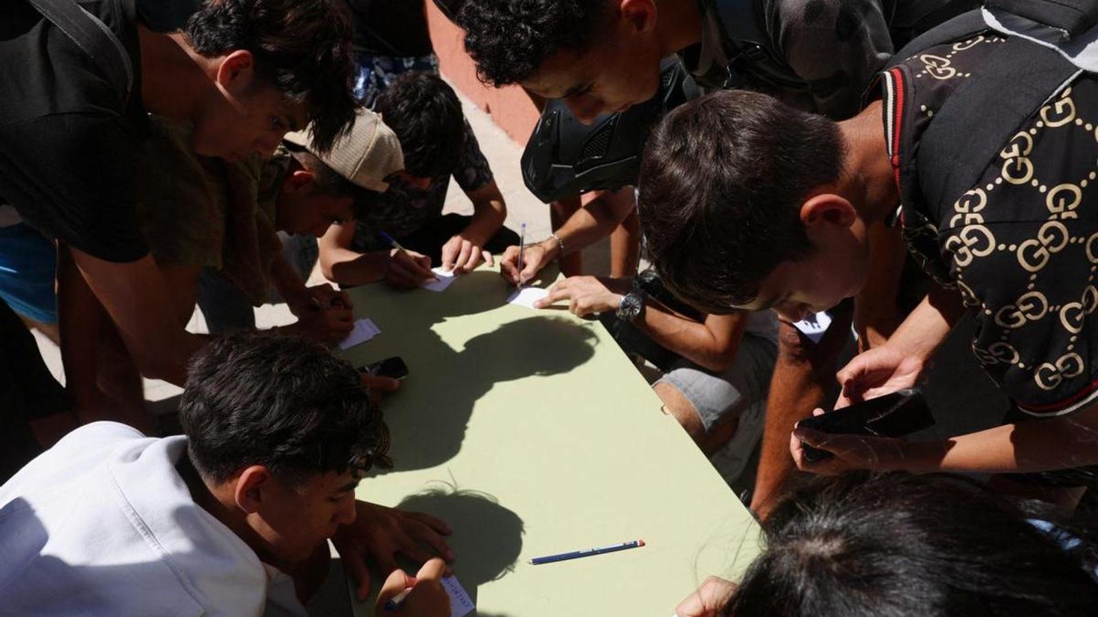 Ceuta'da Refakatsiz Göçmen Çocuk Sayısı 1.342'ye Ulaştı: İspanya Alarmda