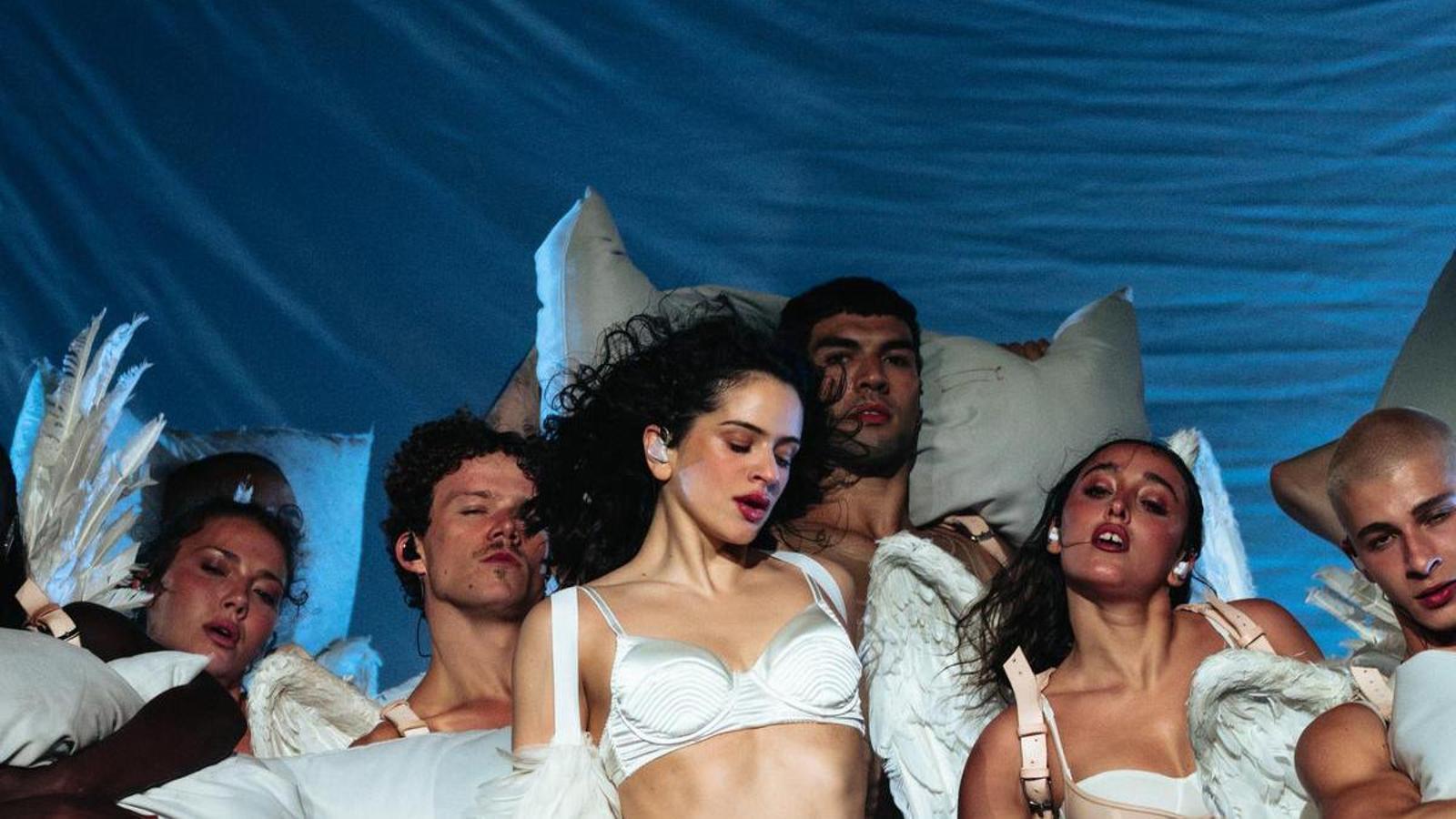 Rosalía'nın Amerika Turnesi Sahnesinde Dior İmzası: Moda ve Müzik Buluşması