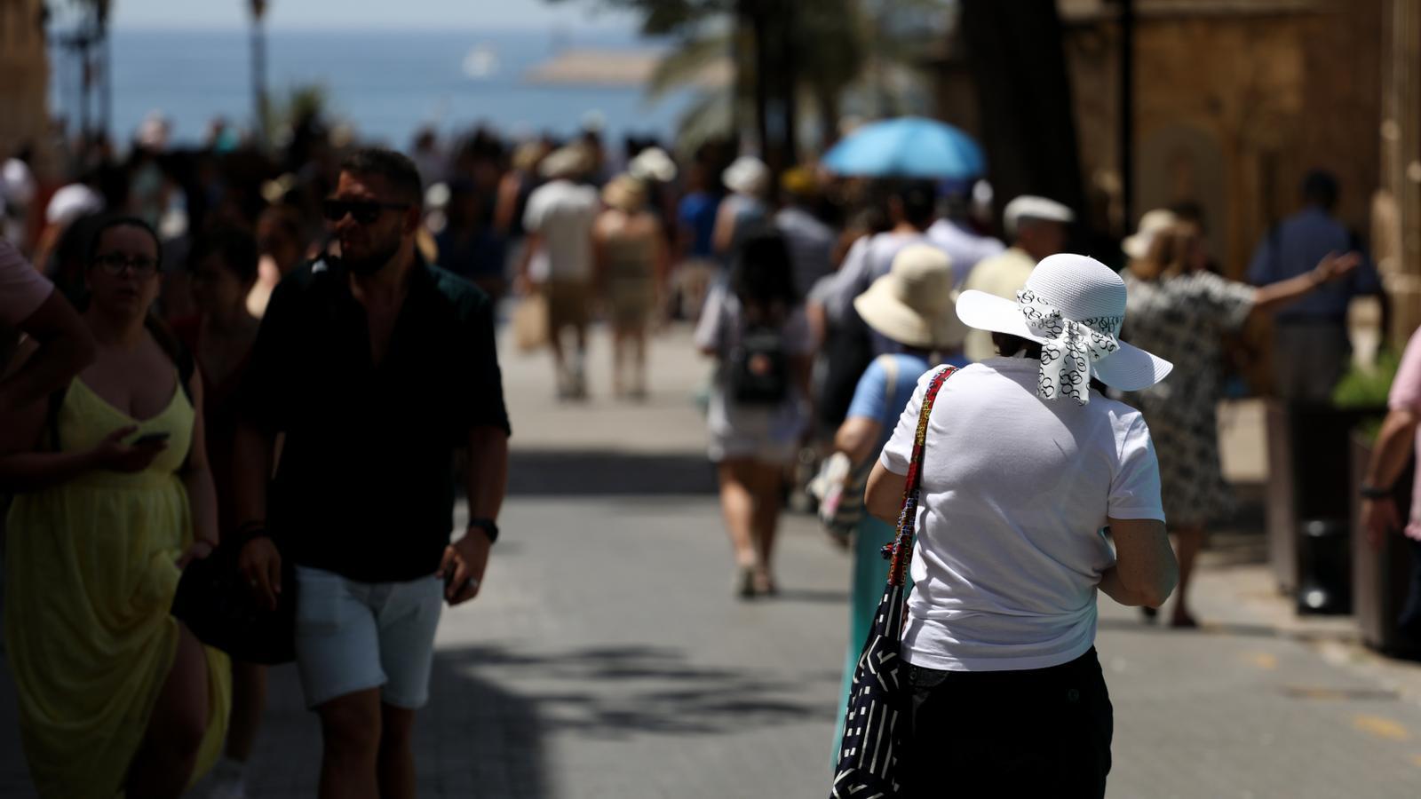 Balear Adaları'nı Kavuracak Yaz: Sıcaklıklar ve Tropik Geceler Alarm Veriyor