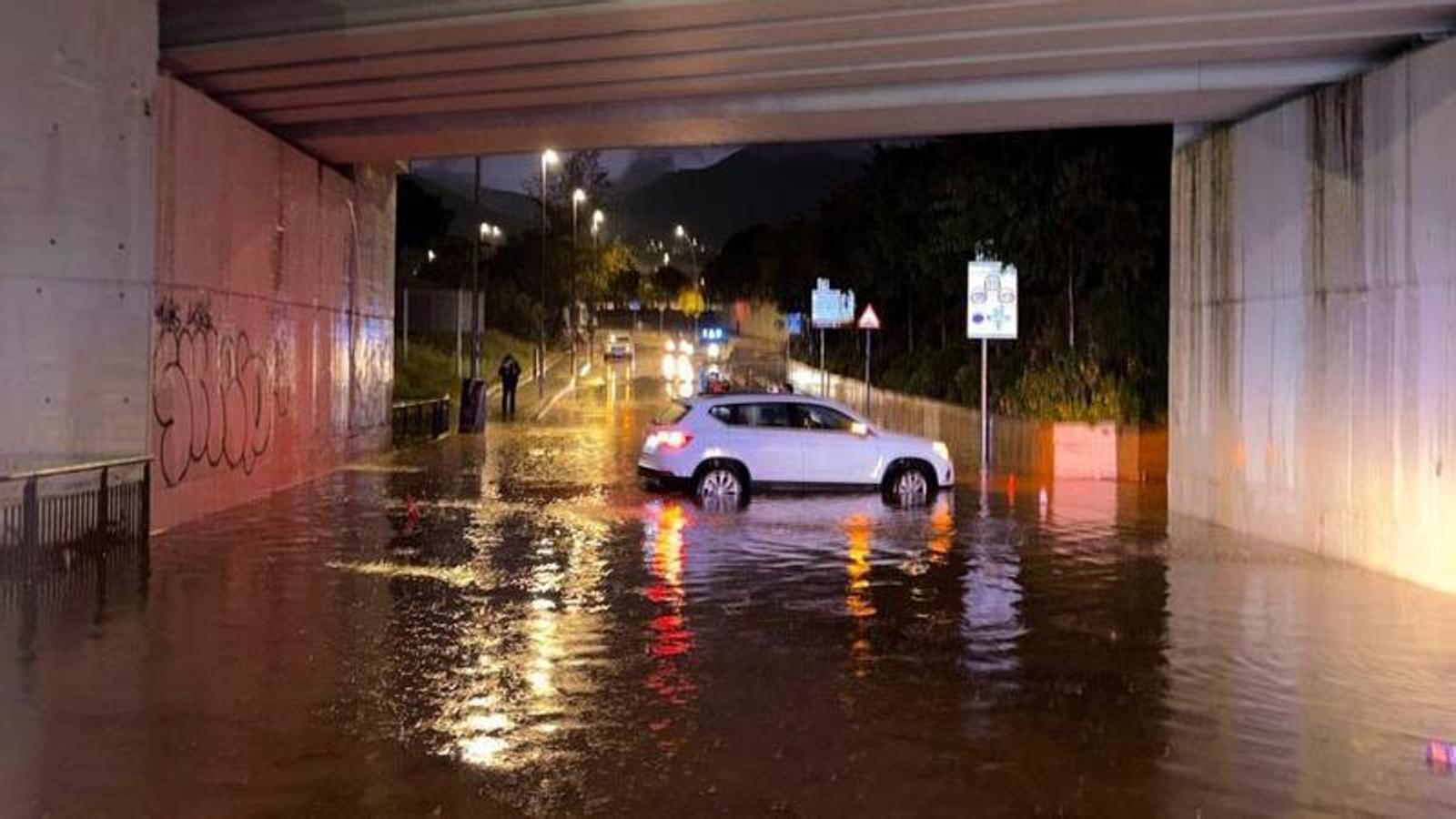 Katalonya'da Şiddetli Yağışlar Ulaşımı Felç Etti: Metro ve Tren Seferlerinde Aksaklıklar