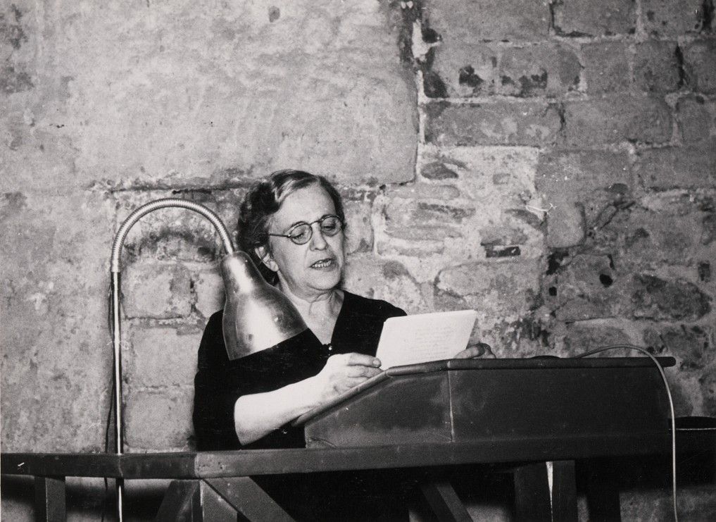 Clementina Arderiu: Katalan Şiirinin Gölgedeki Parlak Sesi Yeniden Keşfediliyor
