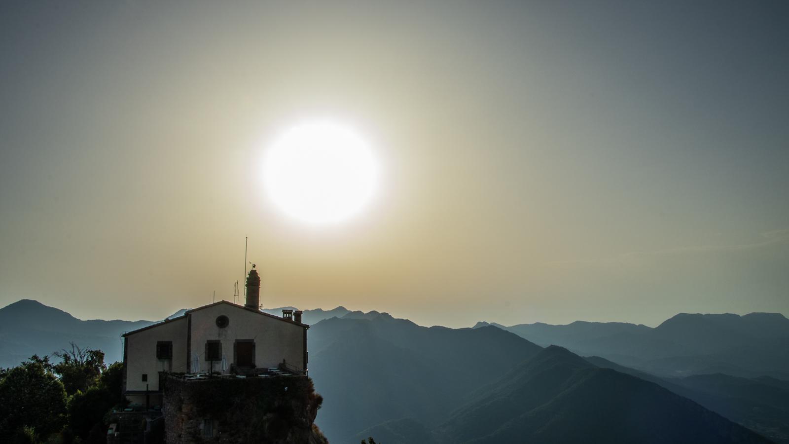 Katalonya'da Sıcak Hava Dalgası Yeniden Yükselişte: Pazar Günü 40°C Bekleniyor