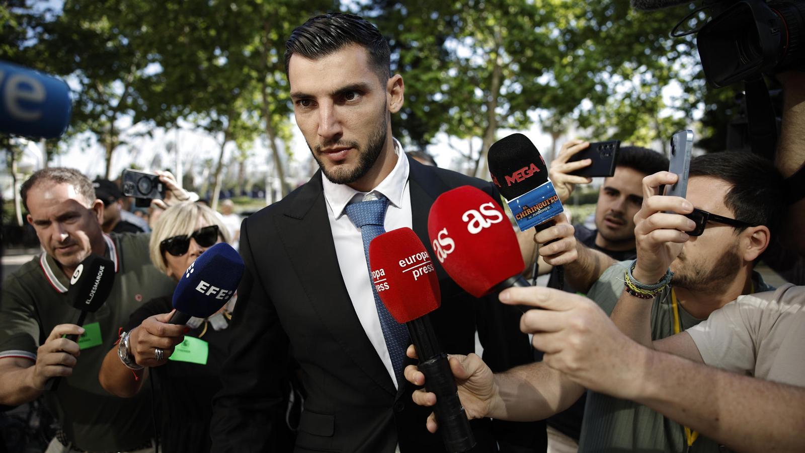 **Sevilla'nın Yıldız Futbolcusu Rafa Mir'e Cinsel Saldırıdan 8.5 Yıl Hapis Cezası**