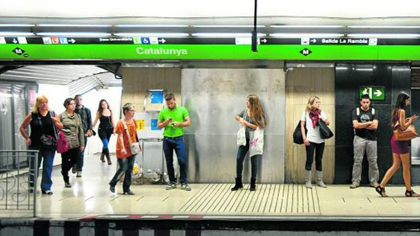 Barselona Metrosu'nda Yaz Bakım Çalışmaları: Hangi Hatlar Etkilenecek?