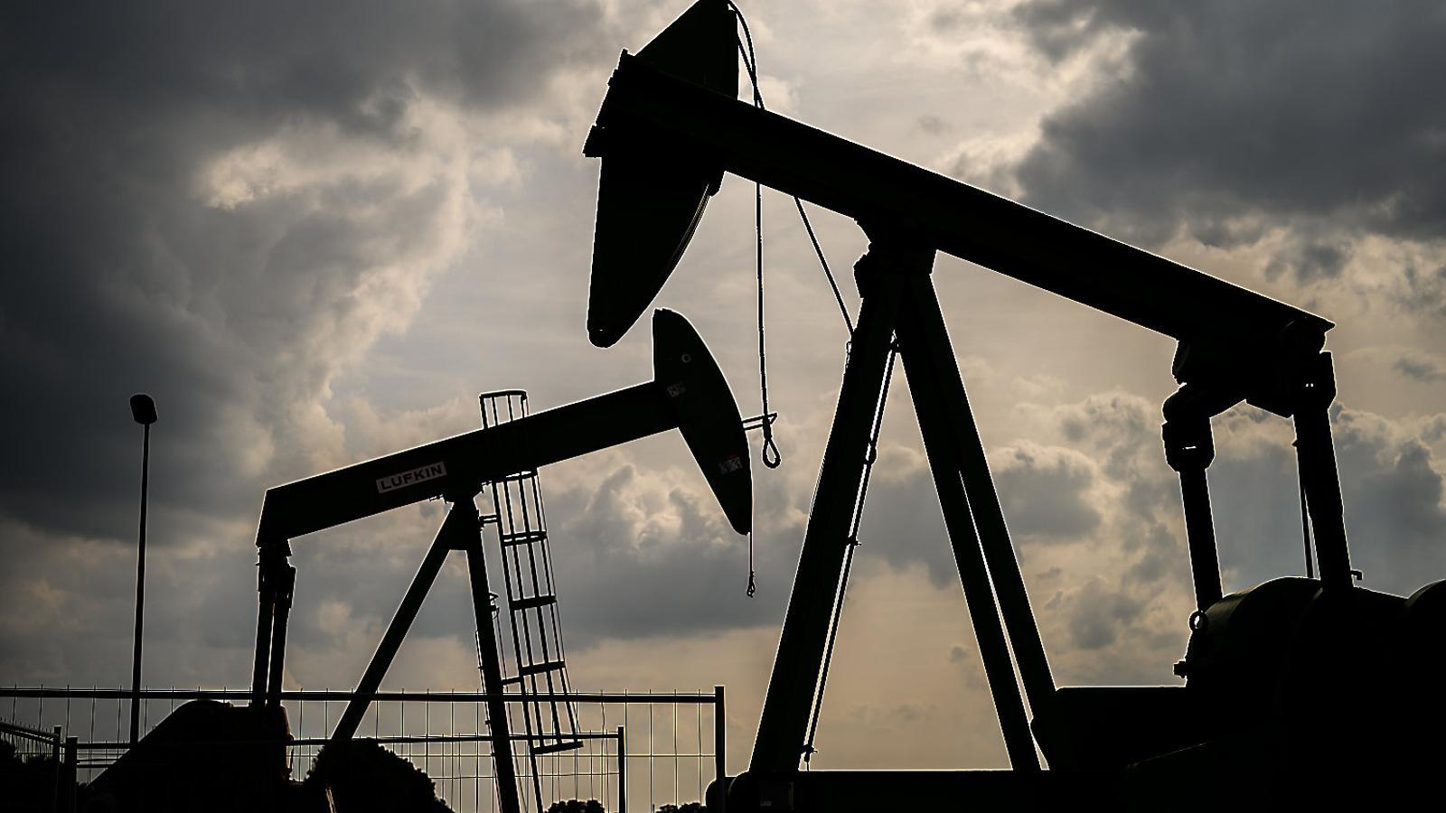 Petrol Fiyatları 89 Doları Aştı: Ortadoğu Gerilimi Küresel Arzı Tehdit Ediyor