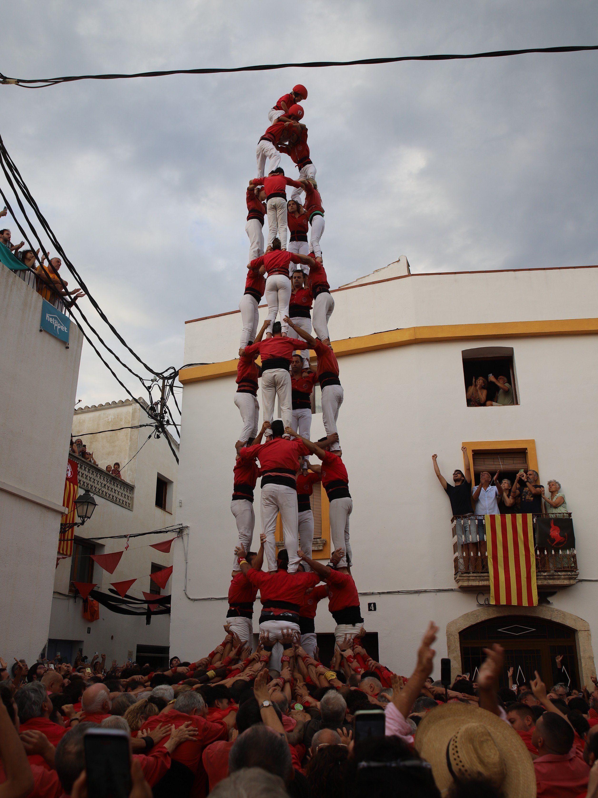 İnsan Kuleleri Geleneğinde Tarihi An: La Joves, 26 Yıllık Bekleyişi Sonlandırdı