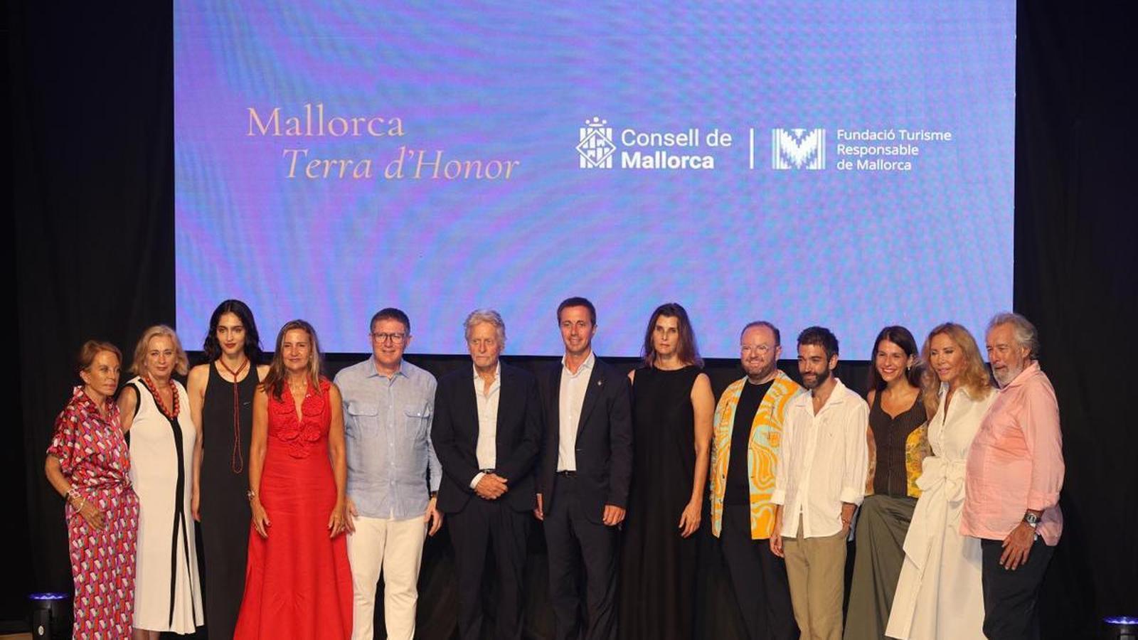 Michael Douglas'a Mallorca'dan "Onur Toprağı Elçisi" Unvanı: Ünlü Aktörün Akdeniz'le