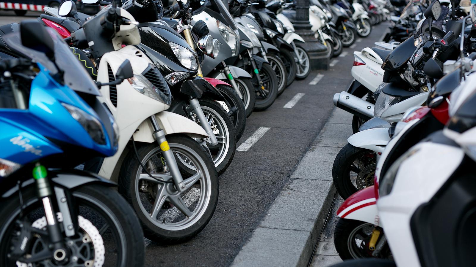 Barselona'da Motosiklet Hırsızlığı Şebekesi Çökertildi: €104 Bin Değerinde Vurgun